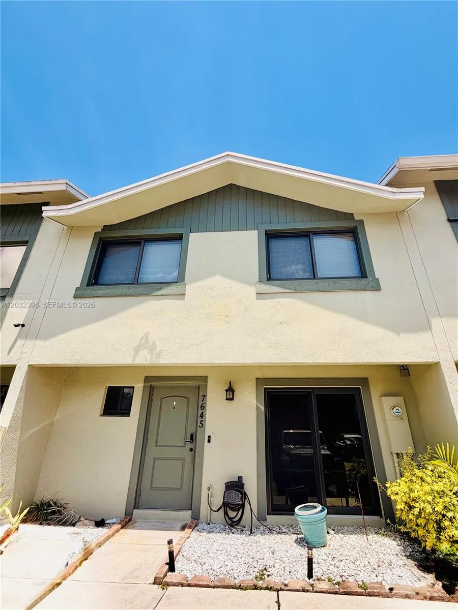 Vendido 7645 NW 38th Court, Sunrise, FL 33351, Sunrise, FL 33351
