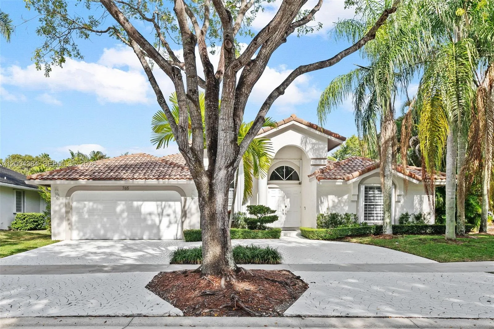 Foto de propiedad en 765 Bayside Lane, Weston, FL 33326 Weston con MLS# 