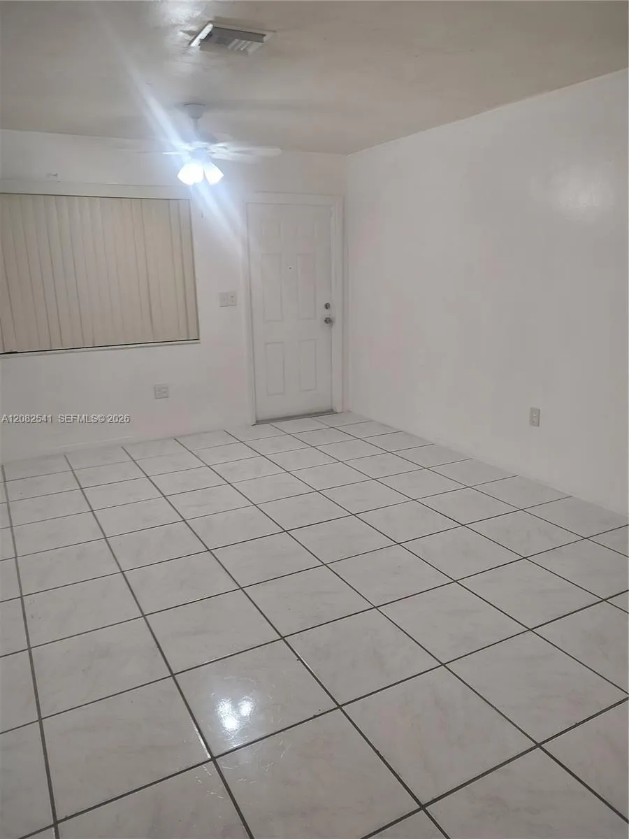 Foto de propiedad en 7655 Venetian Street 1-4, Miramar, FL 33023 Miramar con MLS# 