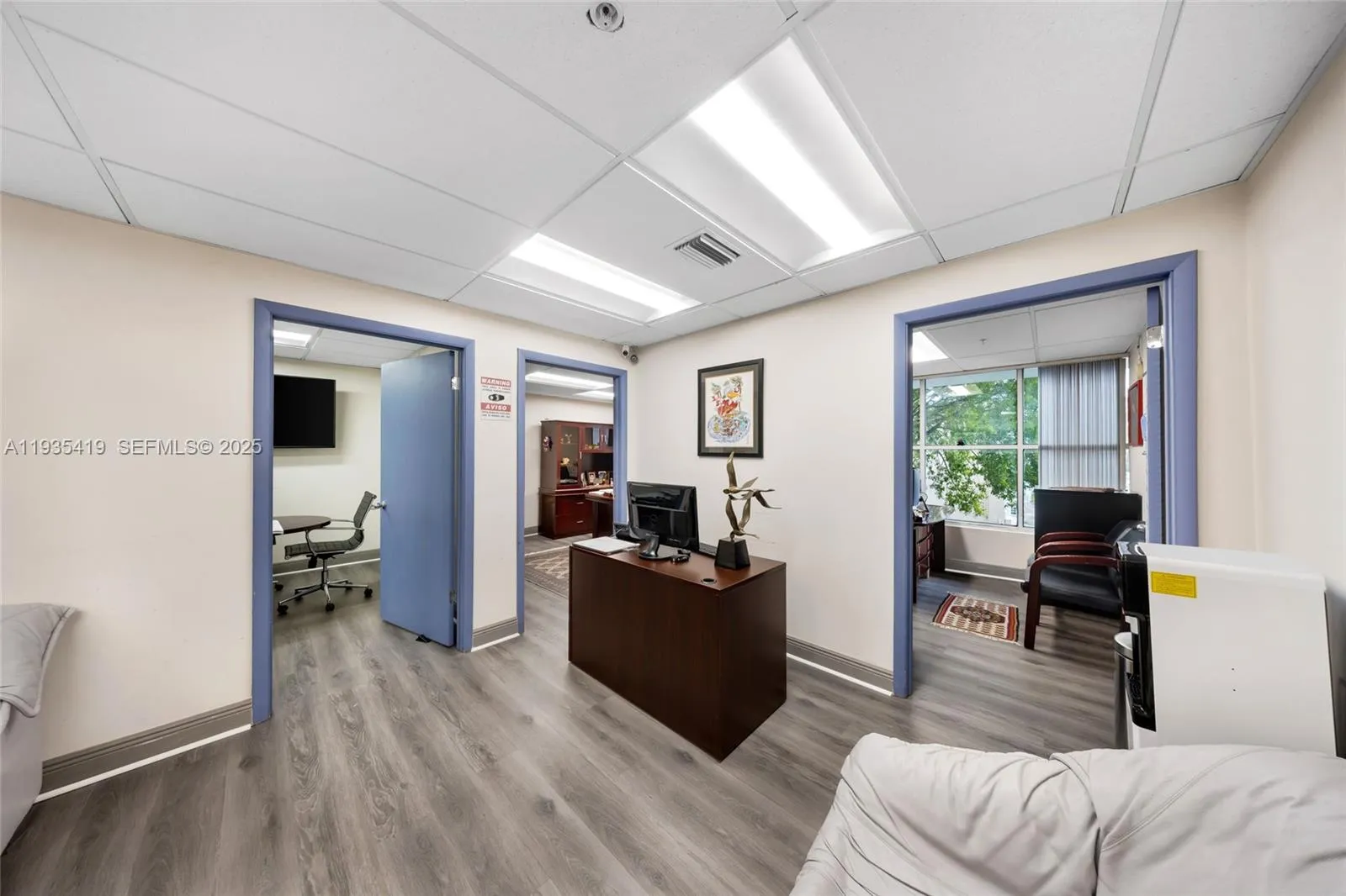 Foto de propiedad en 7657 NW 50th Street, Miami, FL 33166 Miami con MLS# 