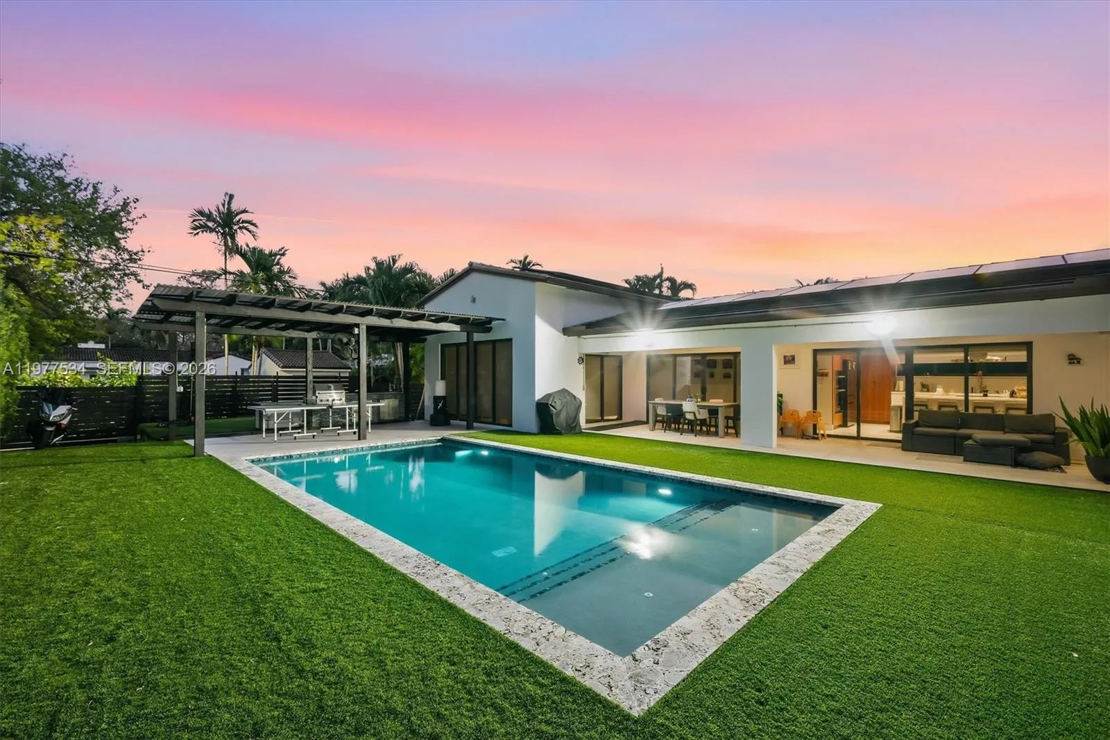 Foto de propiedad en 766 NE 96th Street, Miami Shores, FL 33138 Miami Shores con MLS# 