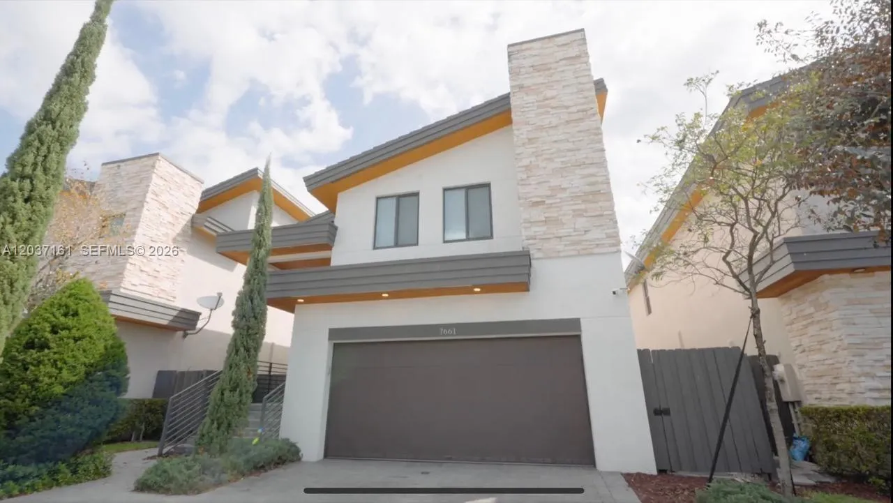 Foto de propiedad en 7661 NW 103rd Court, Doral, FL 33178 Doral con MLS# 