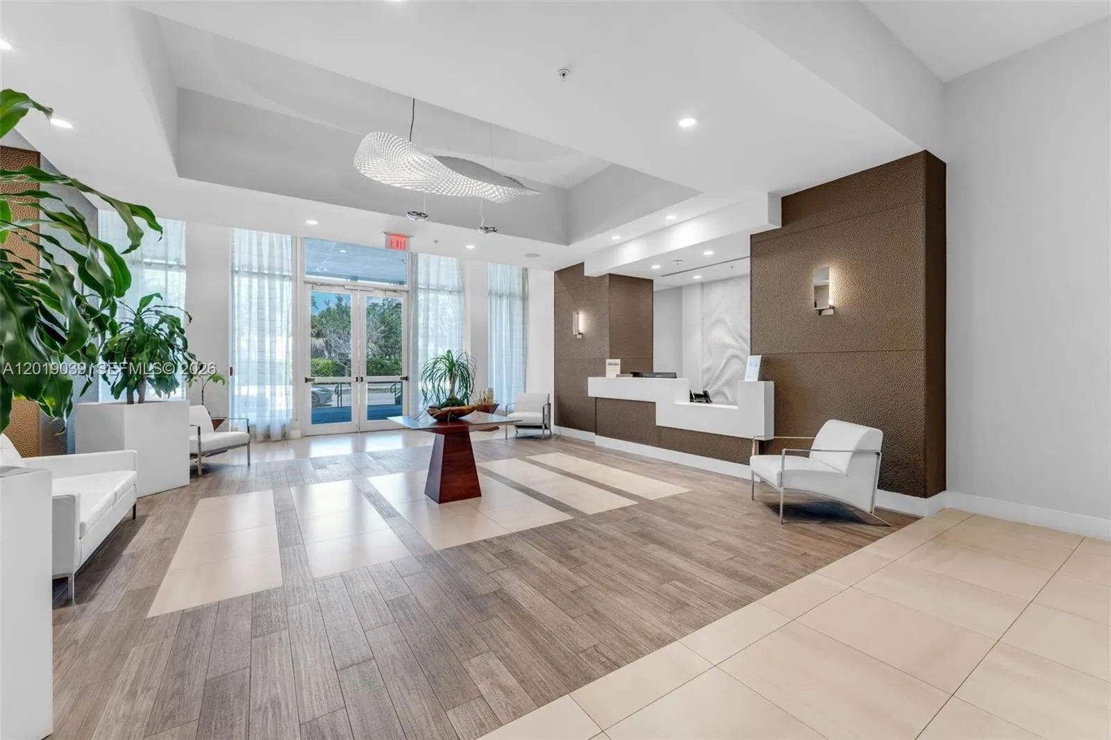 Foto de propiedad en 7661 NW 107th Avenue 409, Doral, FL 33178 Doral con MLS# 