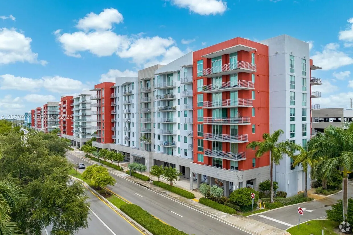 Foto de propiedad en 7661 NW 107th Avenue 513, Doral, FL 33178 Doral con MLS# 