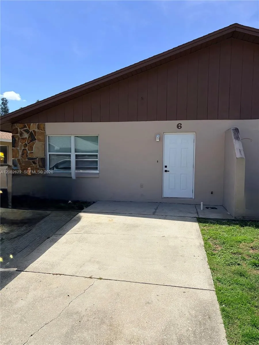 Foto de propiedad en 7665 Chase Road 6, Lakeland, FL 33594 Lakeland con MLS# 