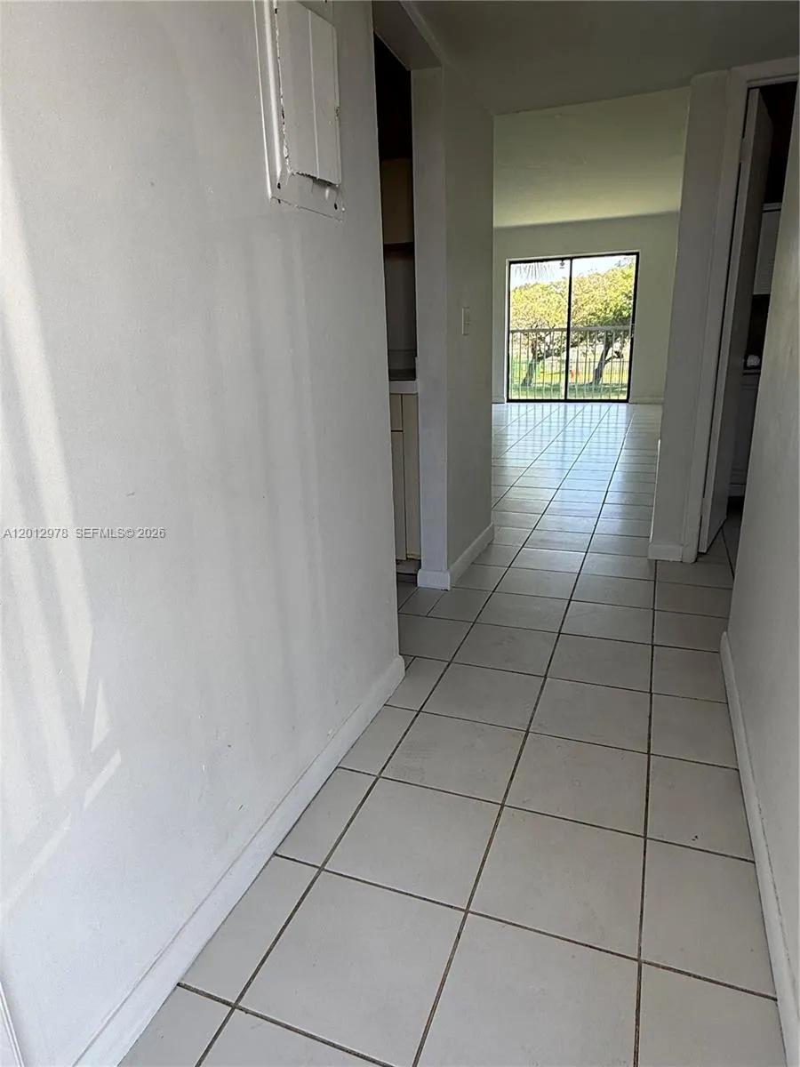 Vendido 7670 SW 152nd Avenue 1202, Miami, FL 33193, Miami, FL 33193