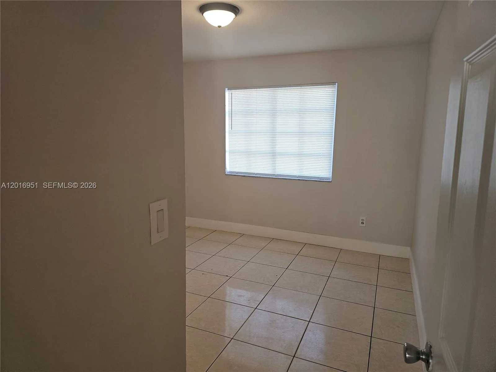 Foto de propiedad en 7692 NW 178th Terrace, Hialeah, FL 33015 Hialeah con MLS# 