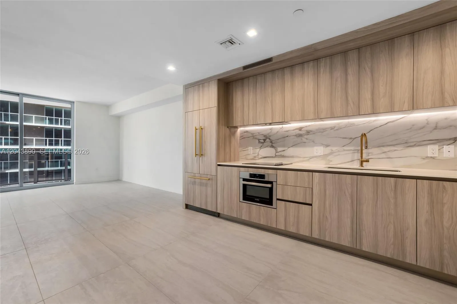 Foto de propiedad en 77 SE 5th Street 1708, Miami, FL 33131 Miami con MLS# 
