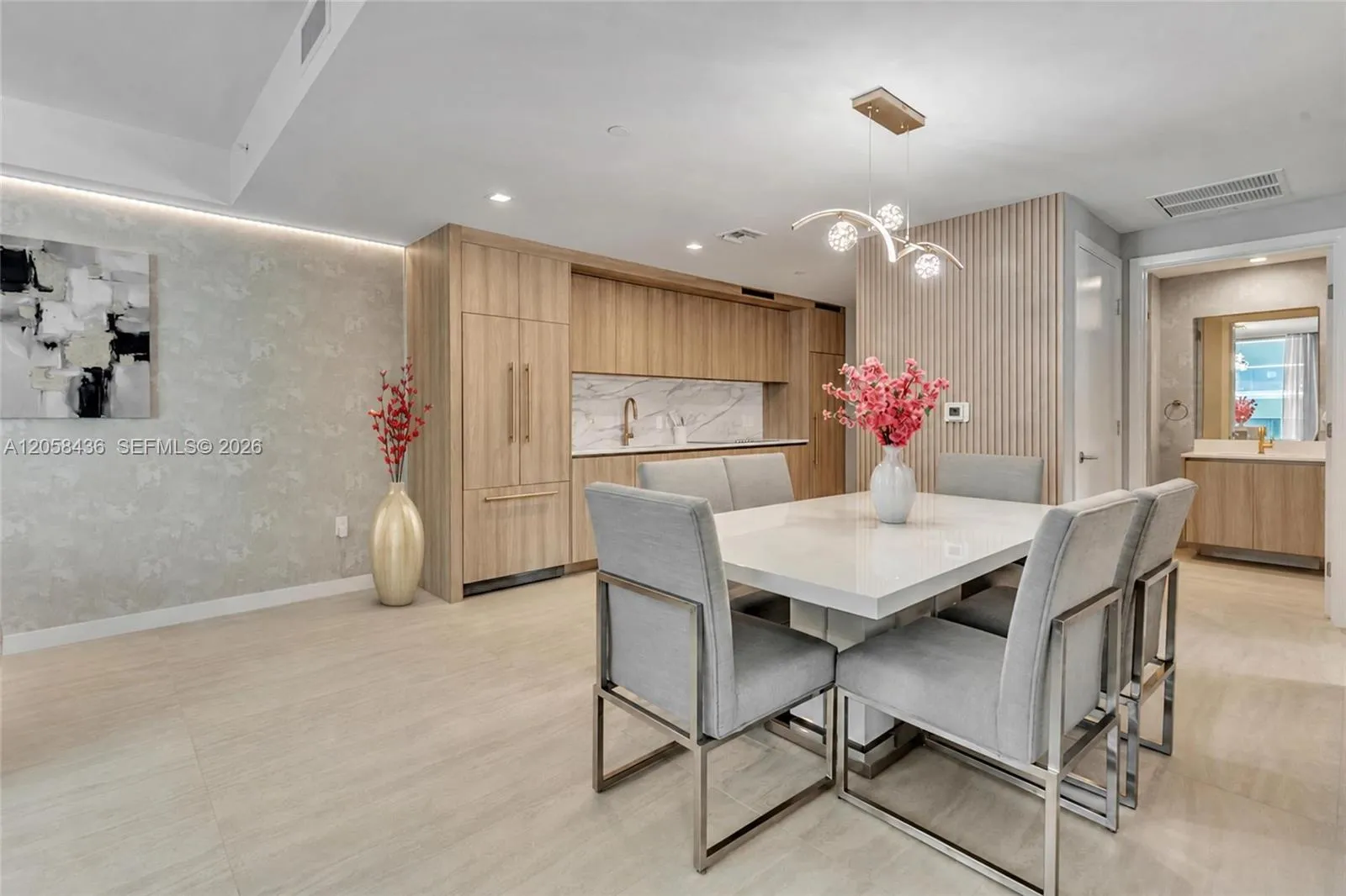 Foto de propiedad en 77 SE 5th Street 2006, Miami, FL 33131 Miami con MLS# 