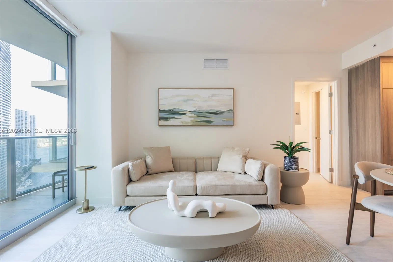 Foto de propiedad en 77 SE 5th Street 2602, Miami, FL 33131 Miami con MLS# 