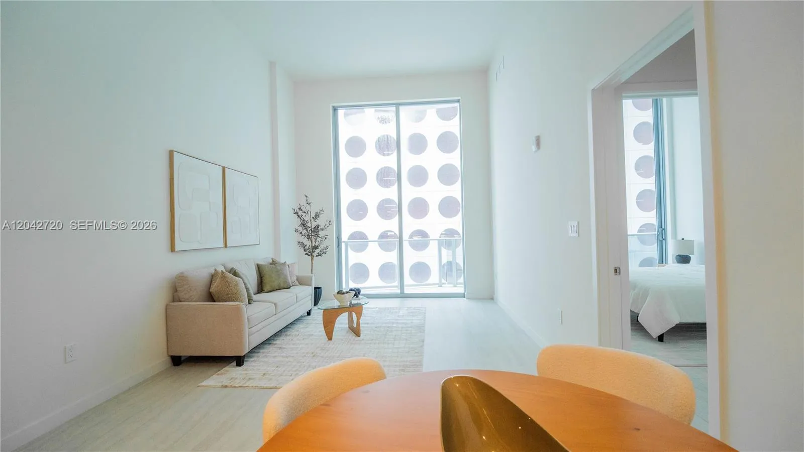 Foto de propiedad en 77 SE 5th Street 311, Miami, FL 33131 Miami con MLS# 