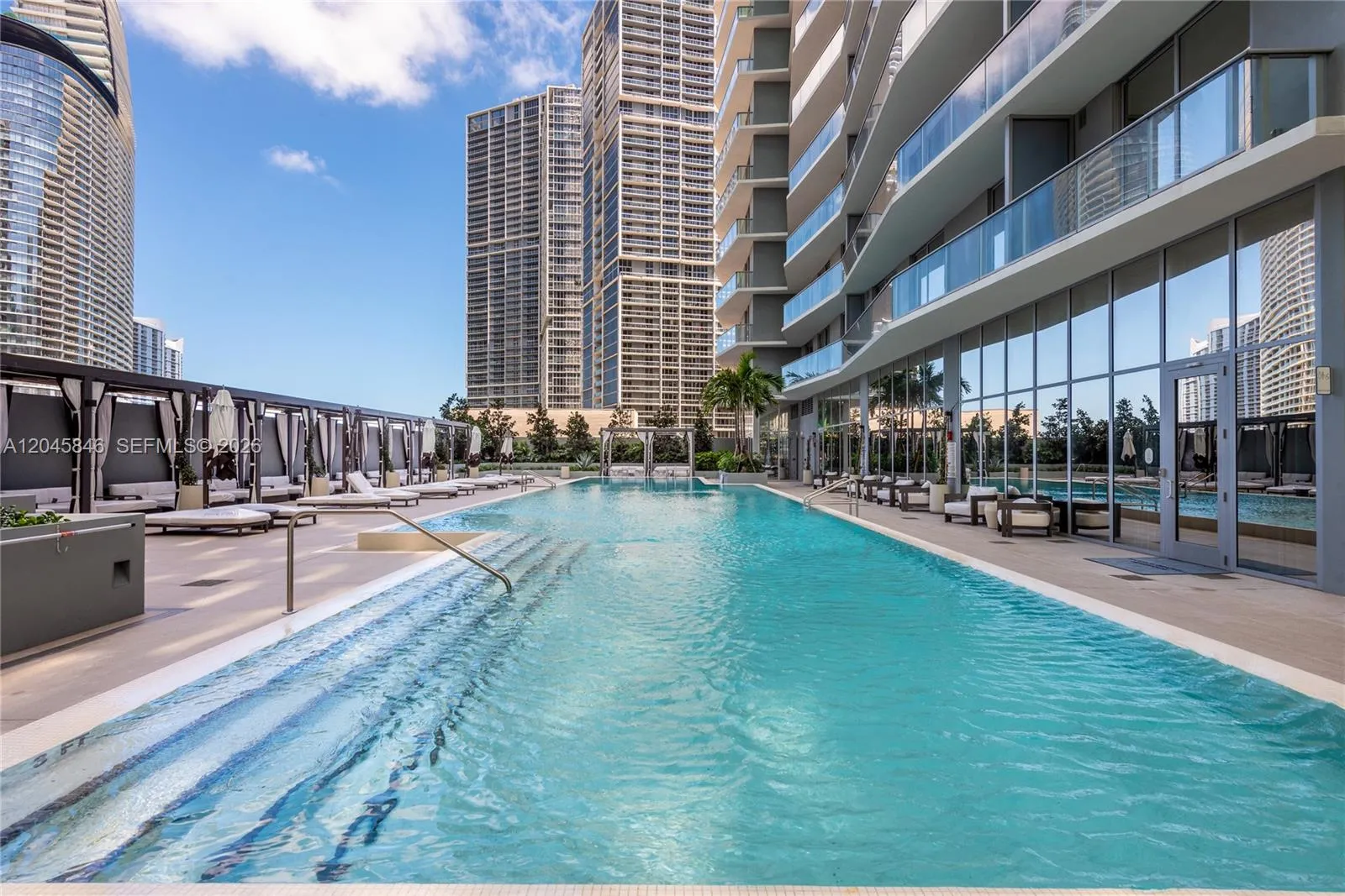 Foto de propiedad en 77 SE 5th Street 3604, Miami, FL 33131 Miami con MLS# 