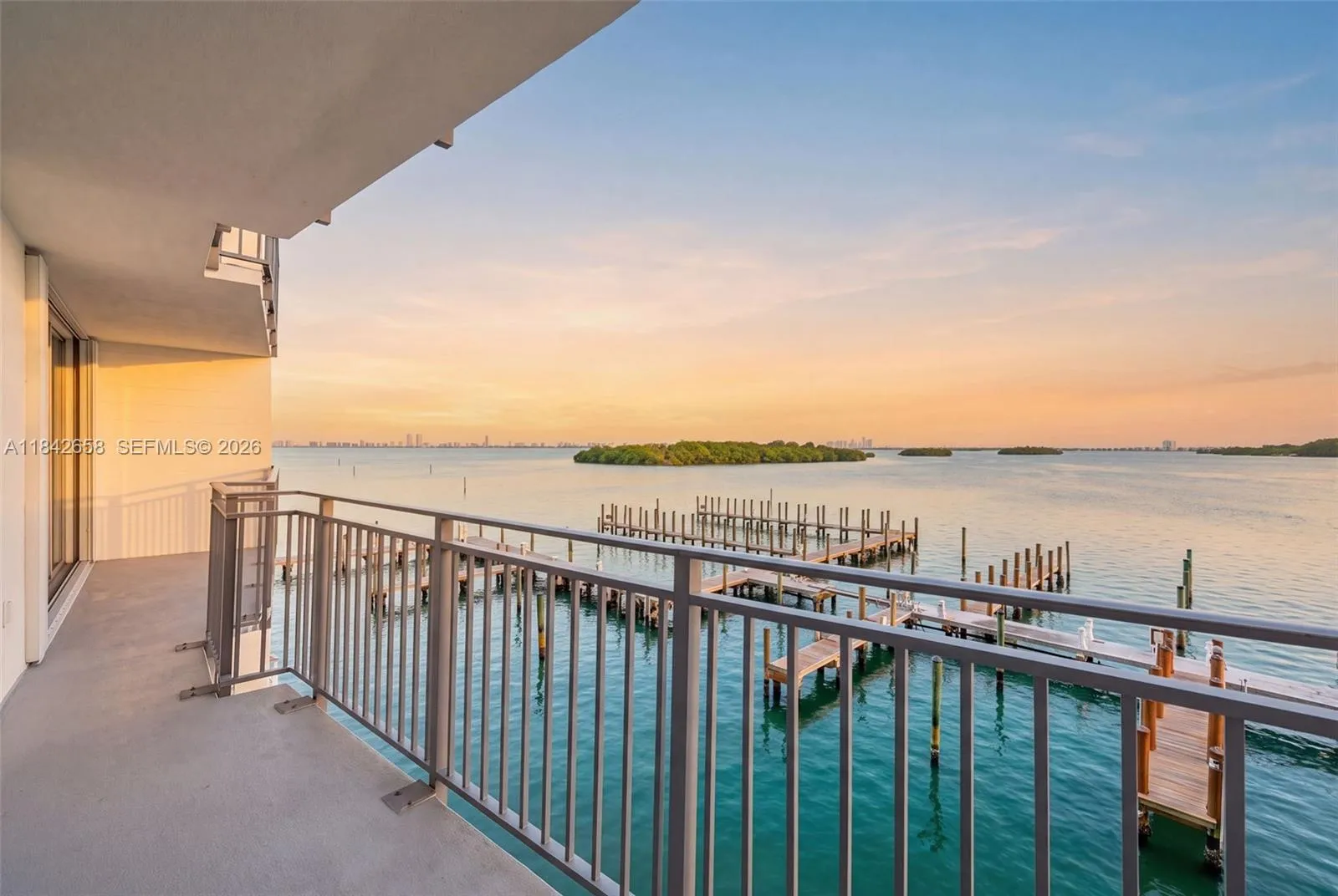 Foto de propiedad en 770 NE 69th Street 4H, Miami, FL 33138 Miami con MLS# 