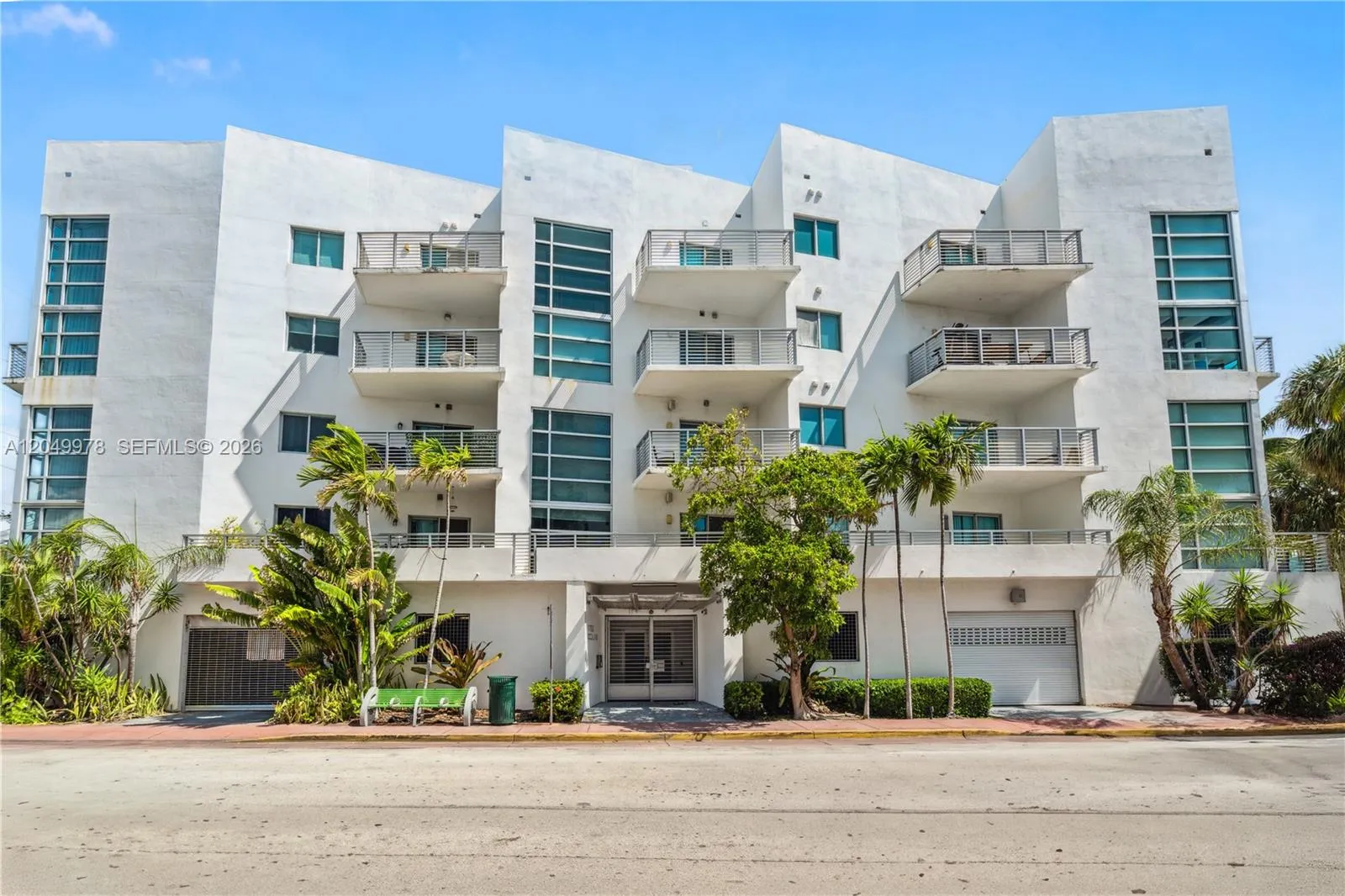 Foto de propiedad en 7700 Collins Avenue 3, Miami Beach, FL 33141 Miami Beach con MLS# 