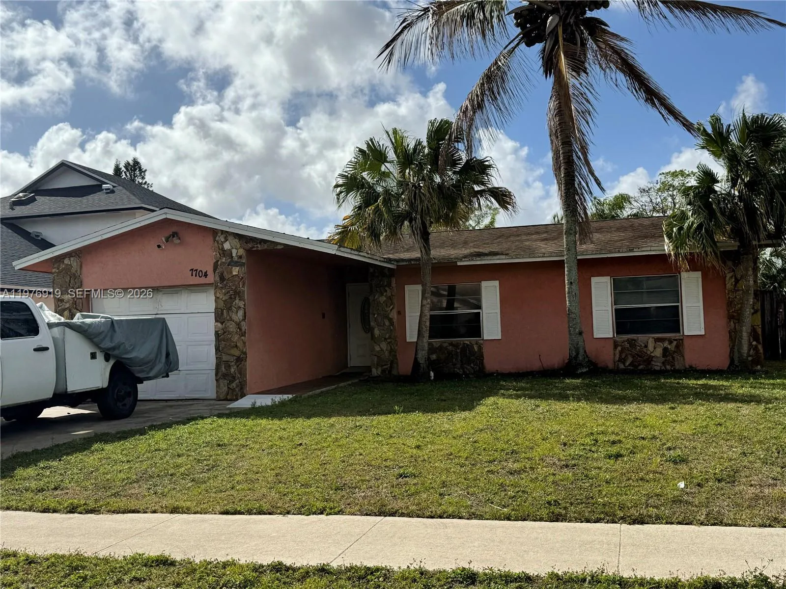 Foto de propiedad en 7704 SW 8th Court, North Lauderdale, FL 33068 North Lauderdale con MLS# 