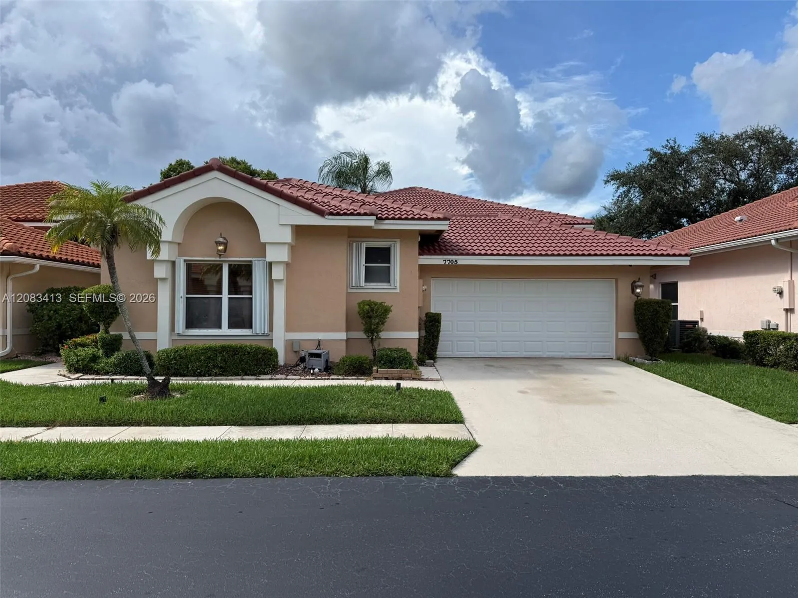 Foto de propiedad en 7705 Highlands Circle, Margate, FL 33063 Margate con MLS# 