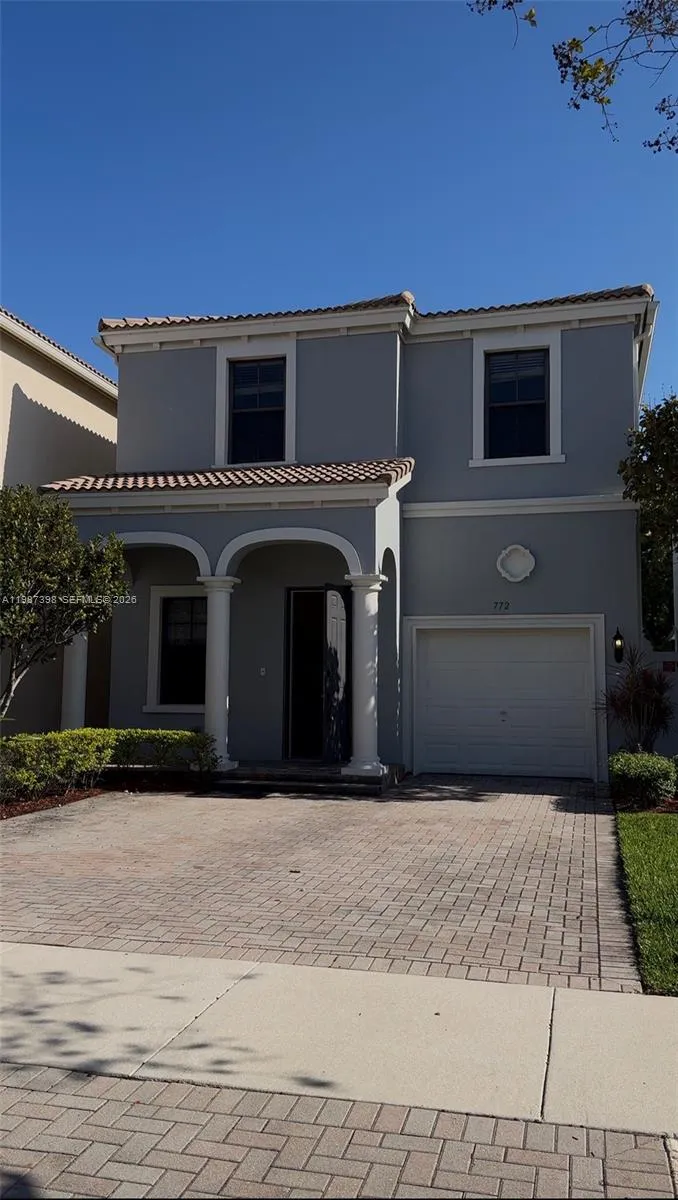 Vendido 772 NE 191st Terrace, Miami, FL 33179, Miami, FL 33179