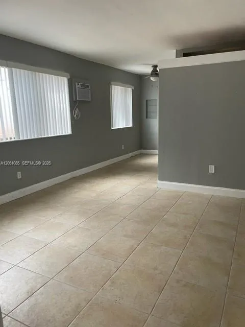 Foto de propiedad en 7720 Harding Avenue 7, Miami Beach, FL 33141 Miami Beach con MLS# 