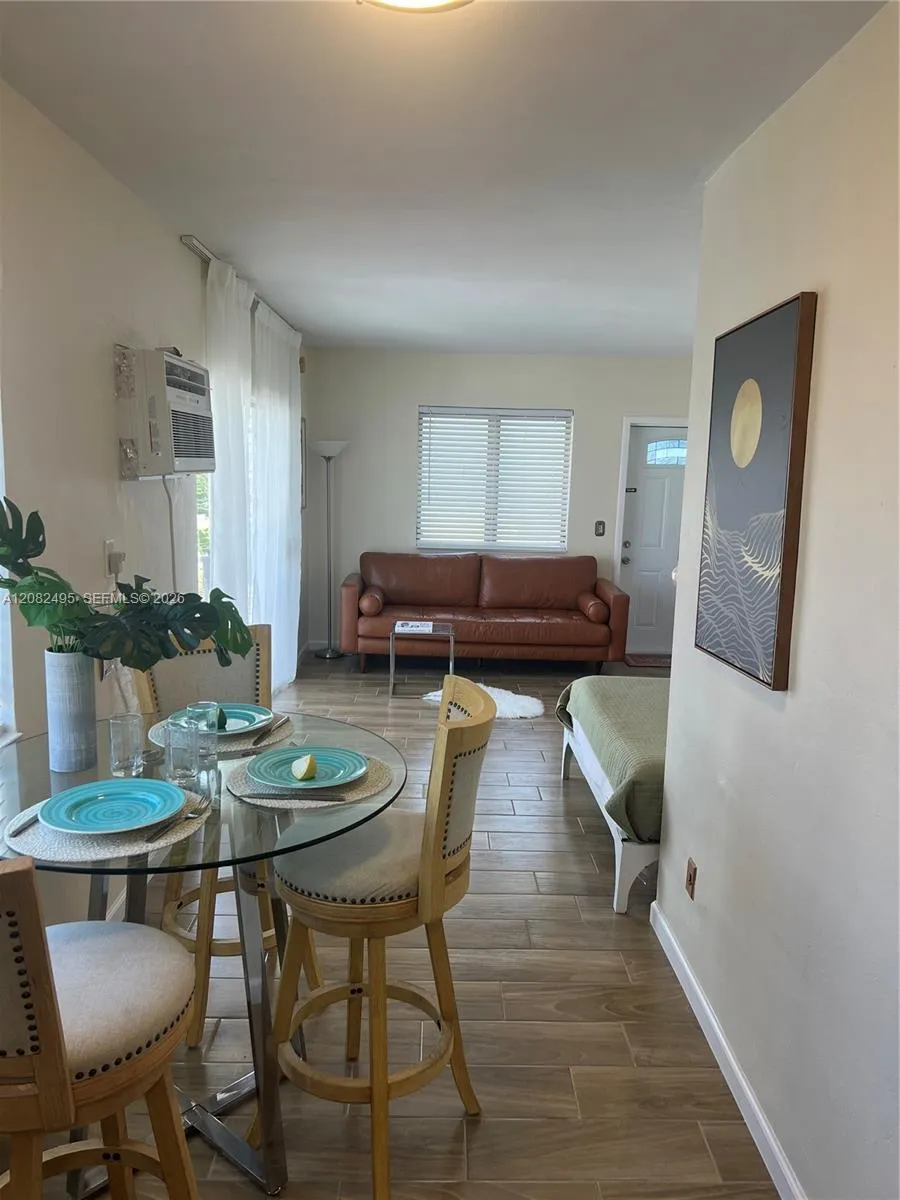 Foto de propiedad en 7720 Harding Avenue 8, Miami Beach, FL 33141 Miami Beach con MLS# 