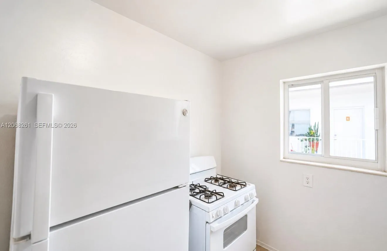 Foto de propiedad en 7721 Dickens Avenue 7, Miami Beach, FL 33141 Miami Beach con MLS# 