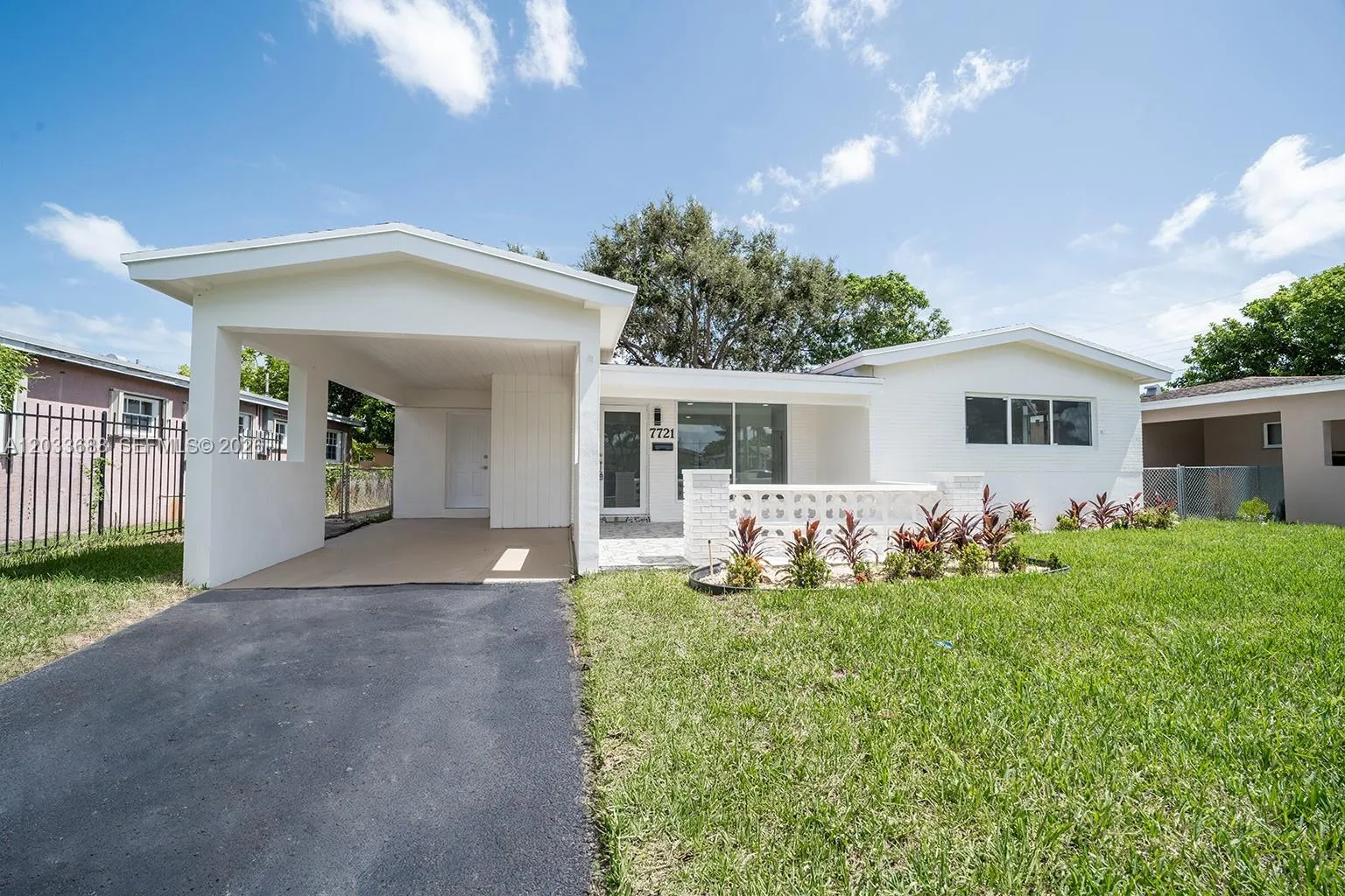 Foto de propiedad en 7721 Indigo Street, Miramar, FL 33023 Miramar con MLS# 