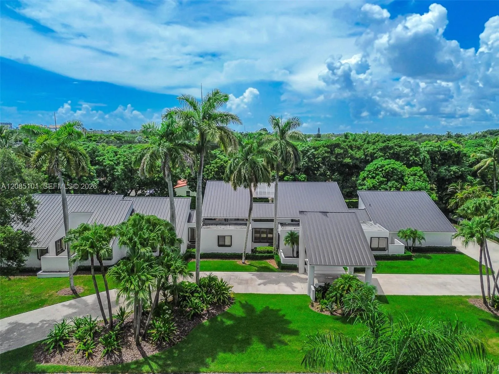 Foto de propiedad en 7730 SW 68 Terrace, Miami, FL 33143 Miami con MLS# 