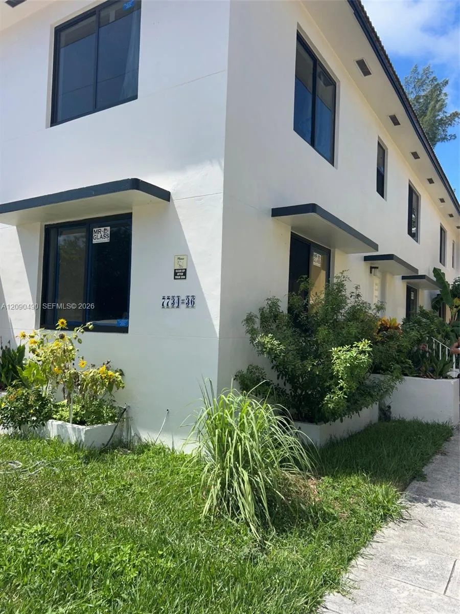 En Renta 7734 Byron Avenue 7, Miami Beach, FL 33141, Miami Beach, FL 33141