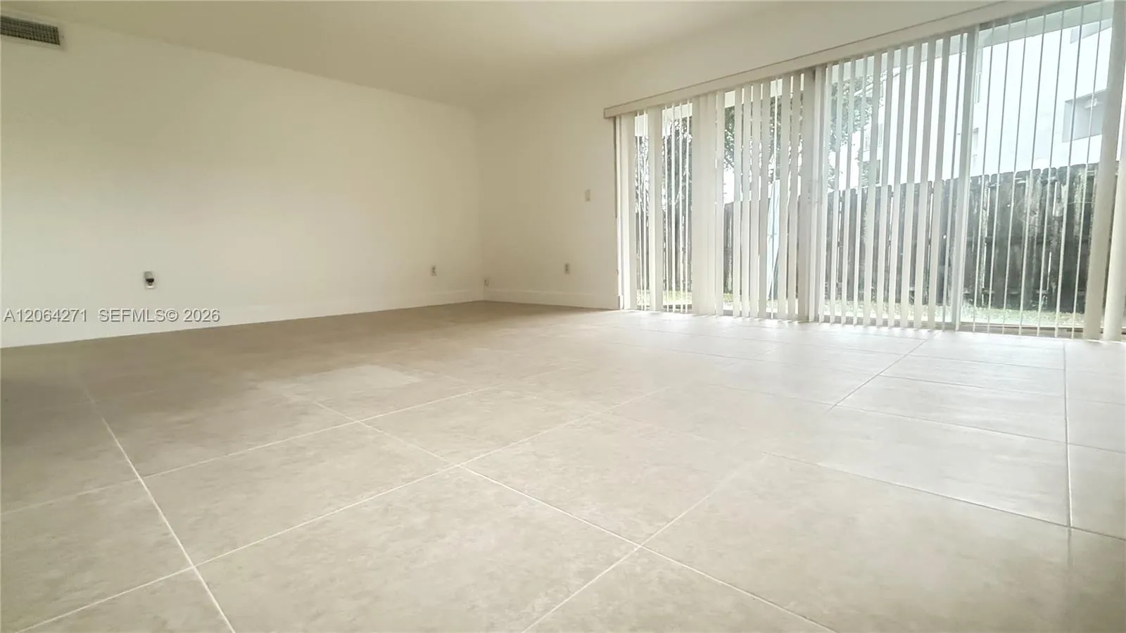 Foto de propiedad en 7737 SW 88th Street C116, Miami, FL 33156 Miami con MLS# 
