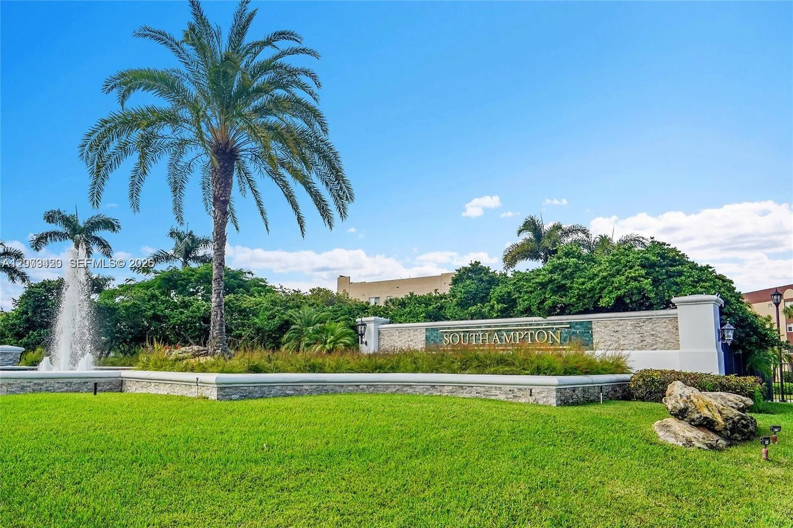 Foto de propiedad en 7739 Southampton Terrace 308, Tamarac, FL 33321 Tamarac con MLS# 