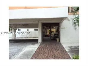 Foto de propiedad en 7740 Abbott Avenue 5B, Miami Beach, FL 33141 Miami Beach con MLS# 