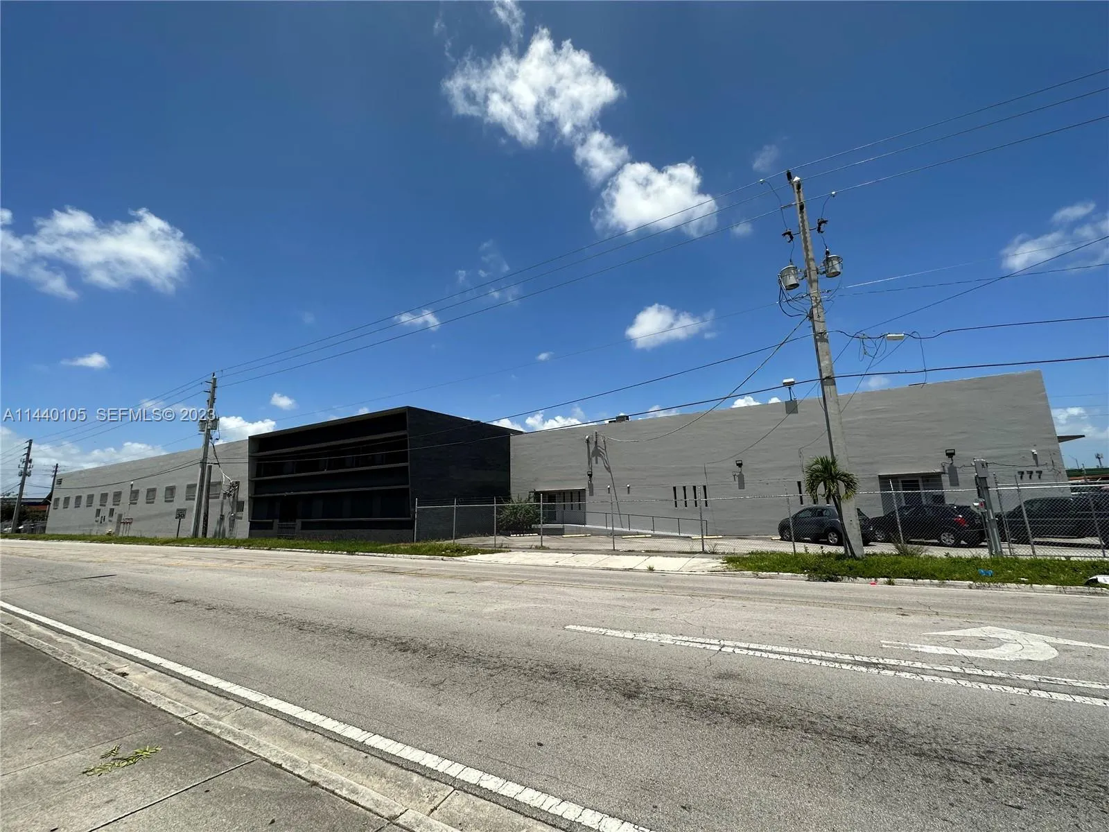Foto de propiedad en 775 NW 71st Street, Miami, FL 33150 Miami con MLS# 