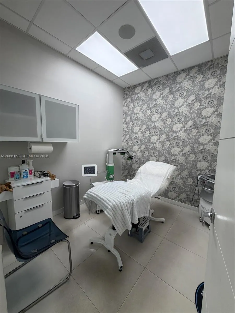 Foto de propiedad en 7761 NW 107th Avenue 210-3, Doral, FL 33178 Doral con MLS# 