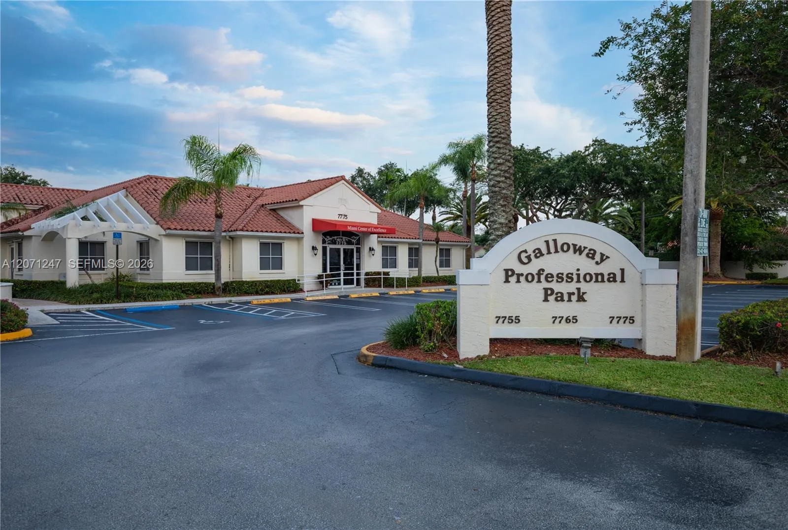 Foto de propiedad en 7765 SW 87th Avenue 212A, Miami, FL 33173 Miami con MLS# 
