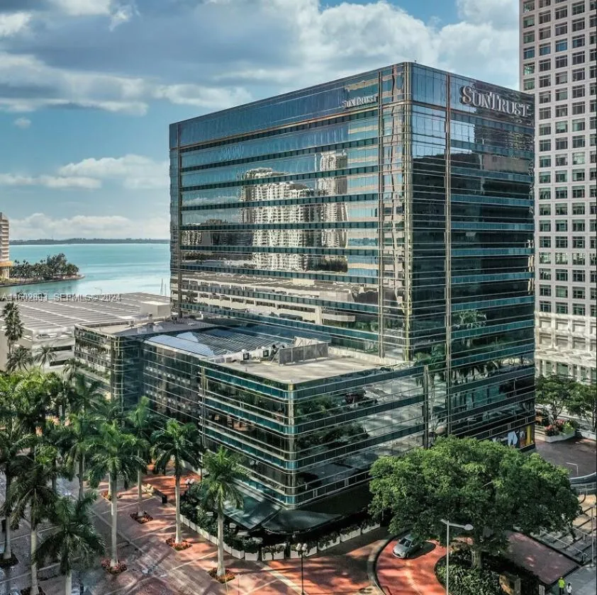 Foto de propiedad en 777 Brickell Avenue 5th Floor, Miami, FL 33131 Miami con MLS# 