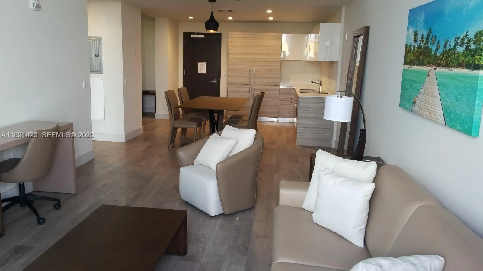 Foto de propiedad en 777 N Ocean Drive N229, Hollywood, FL 33019 Hollywood con MLS# 
