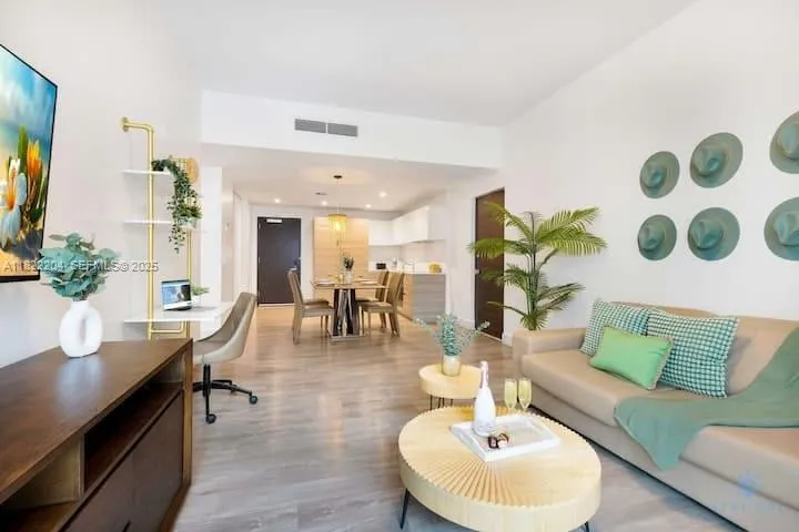 Foto de propiedad en 777 N Ocean Drive N521, Hollywood, FL 33019 Hollywood con MLS# 