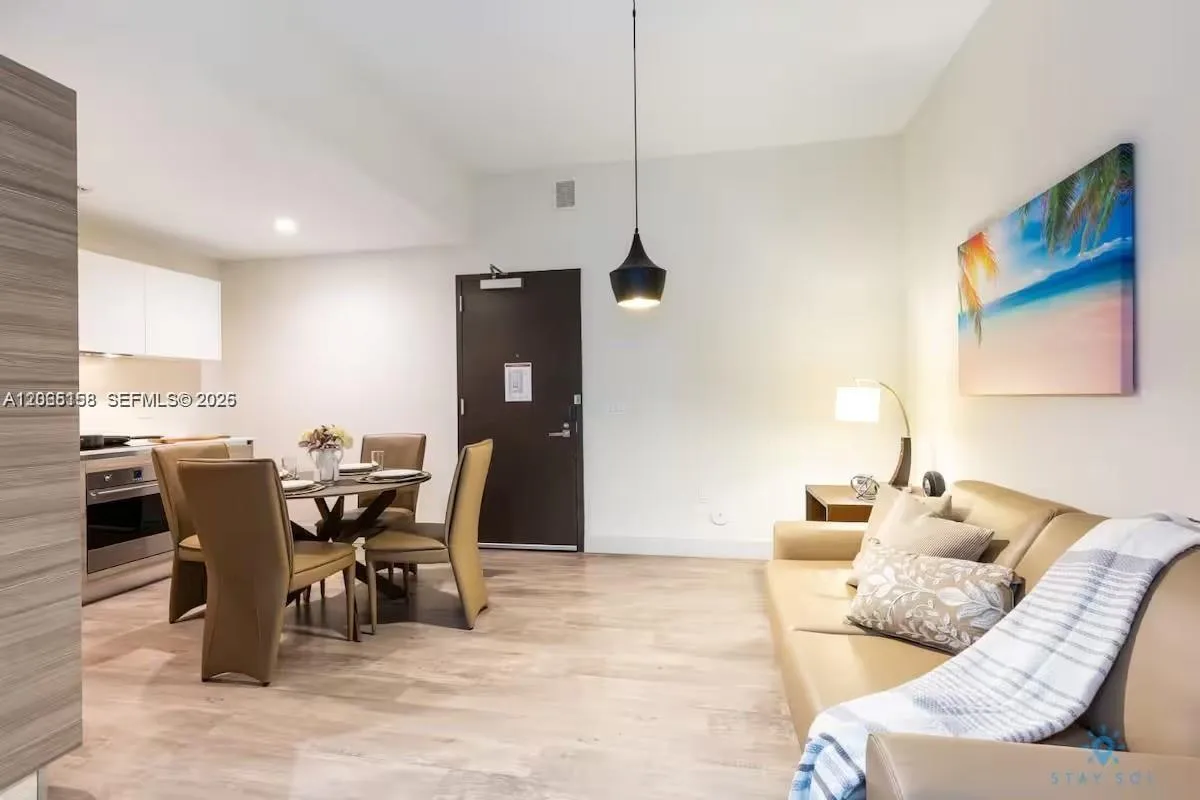 Foto de propiedad en 777 N Ocean Drive S411, Hollywood, FL 33019 Hollywood con MLS# 