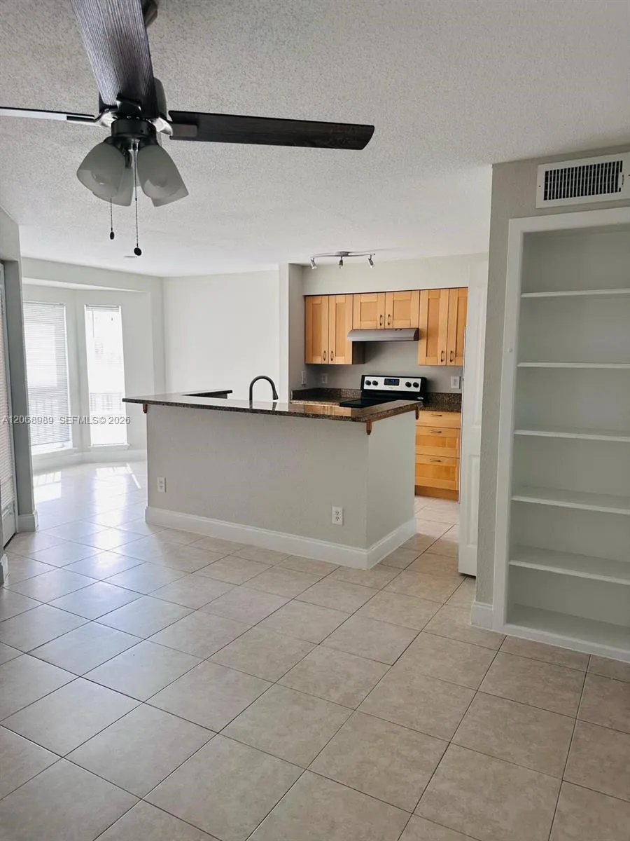 Foto de propiedad en 777 Riverside Drive 1526, Coral Springs, FL 33071 Coral Springs con MLS# 