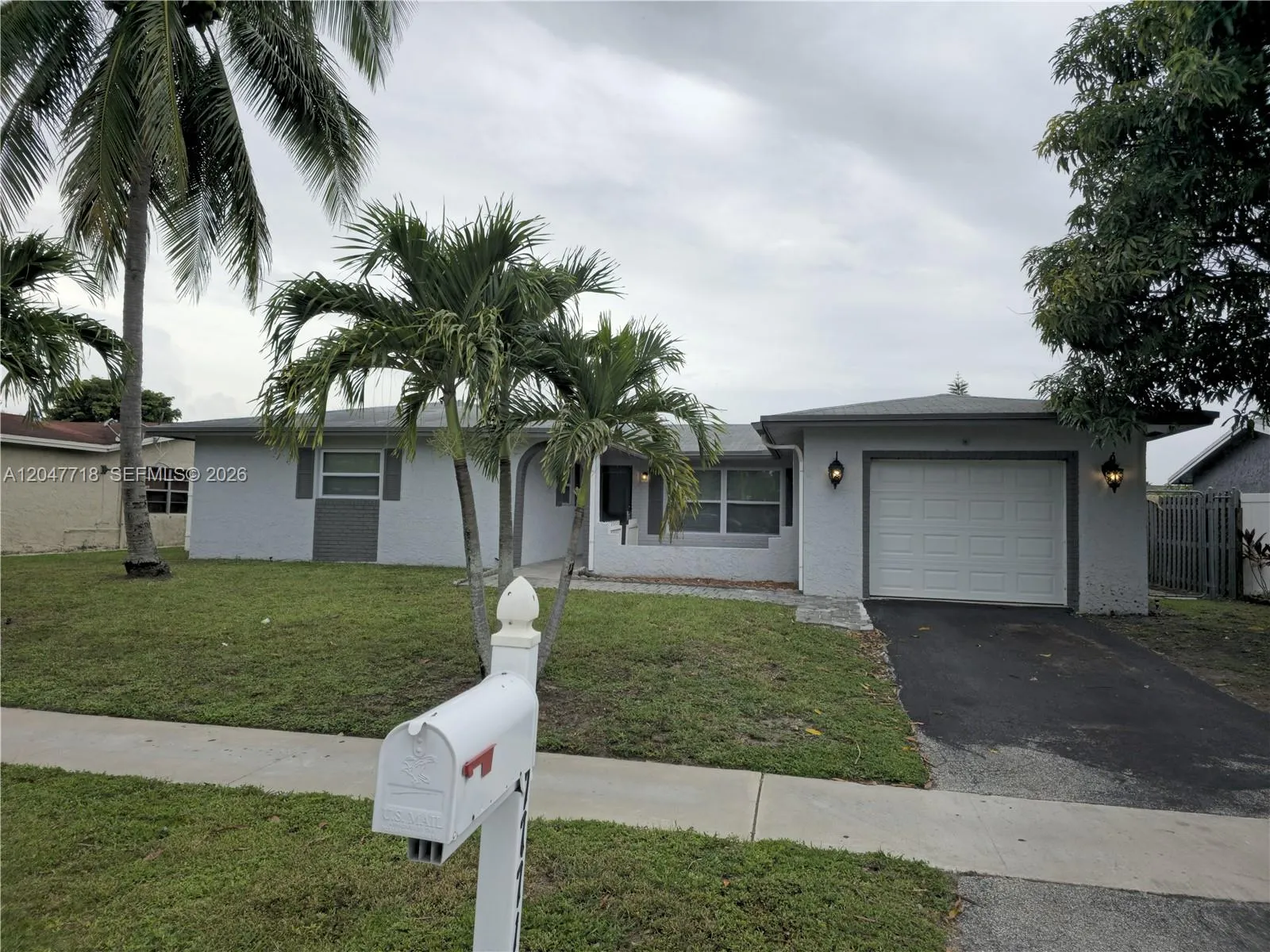 Foto de propiedad en 7771 NW 46th Street, Lauderhill, FL 33351 Lauderhill con MLS# 