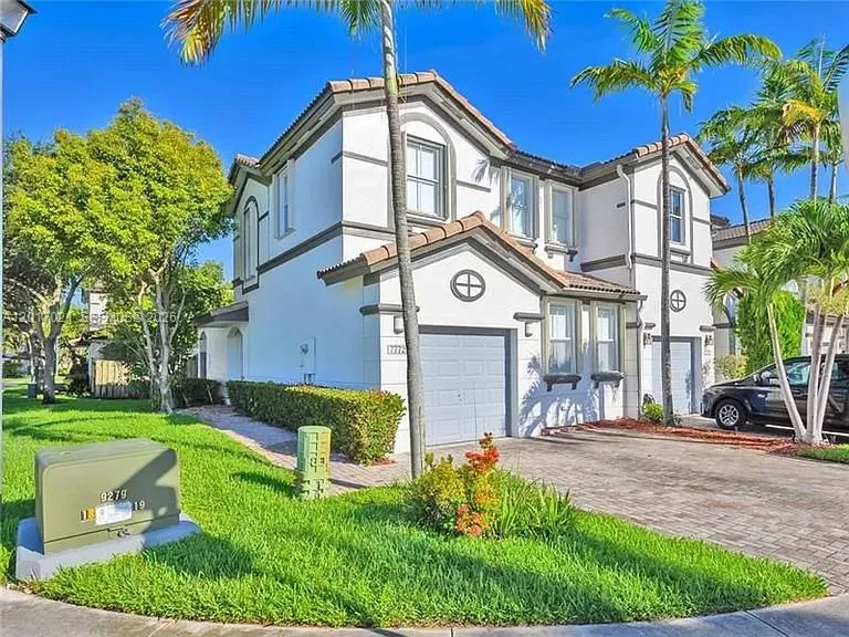 Foto de propiedad en 7772 NW 114th Place 0, Doral, FL 33178 Doral con MLS# 
