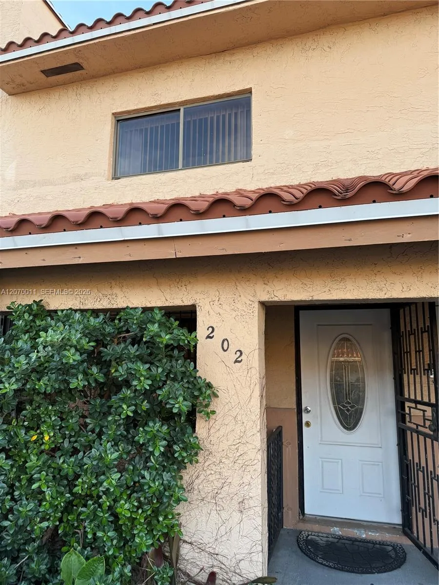 En Venta 7772 W 29th Way 202, Hialeah, FL 33018, Hialeah, FL 33018