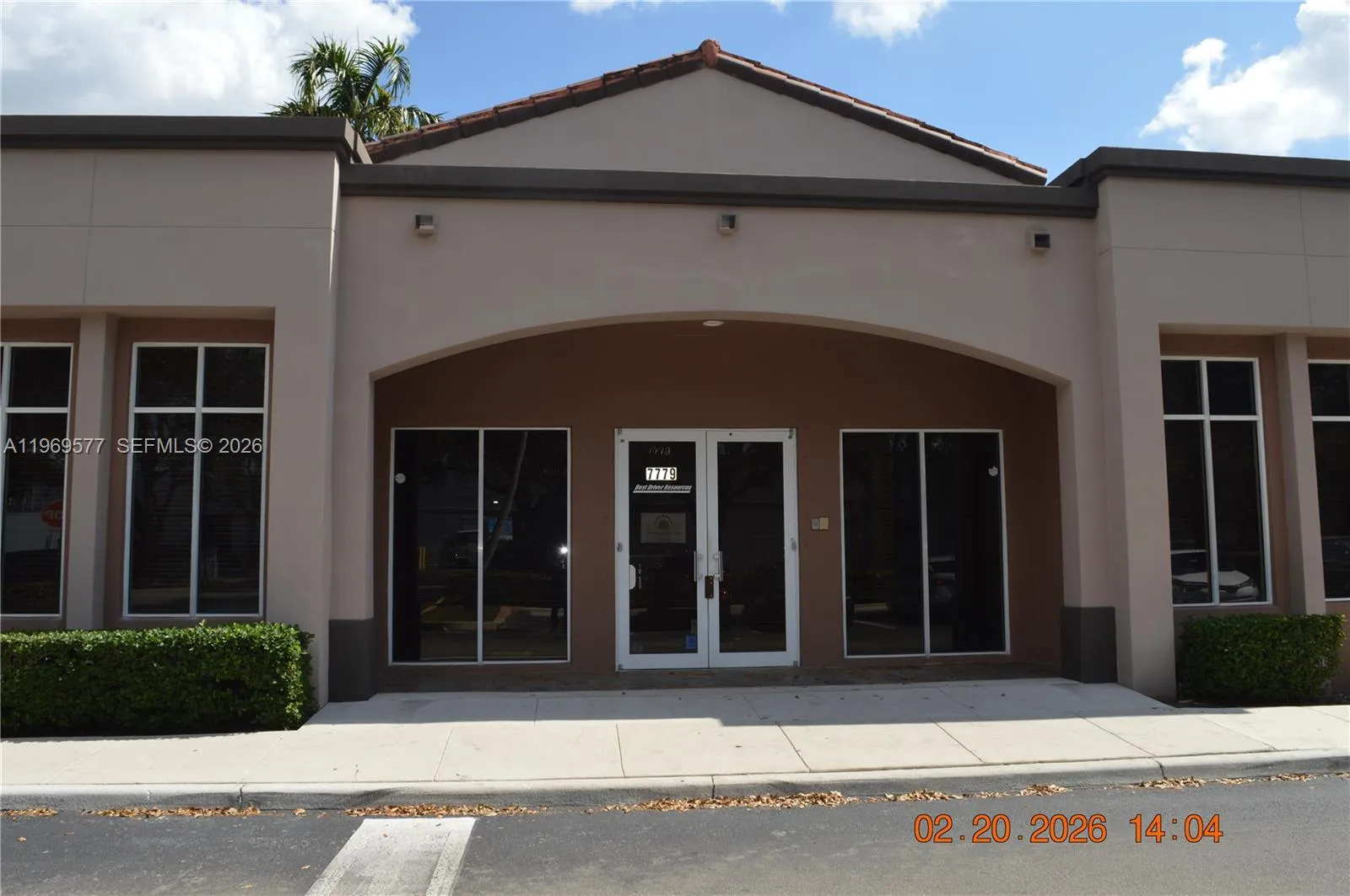 Foto de propiedad en 7779 NW 146th Street ED-7 & 8, Miami Lakes, FL 33016 Miami Lakes con MLS# 