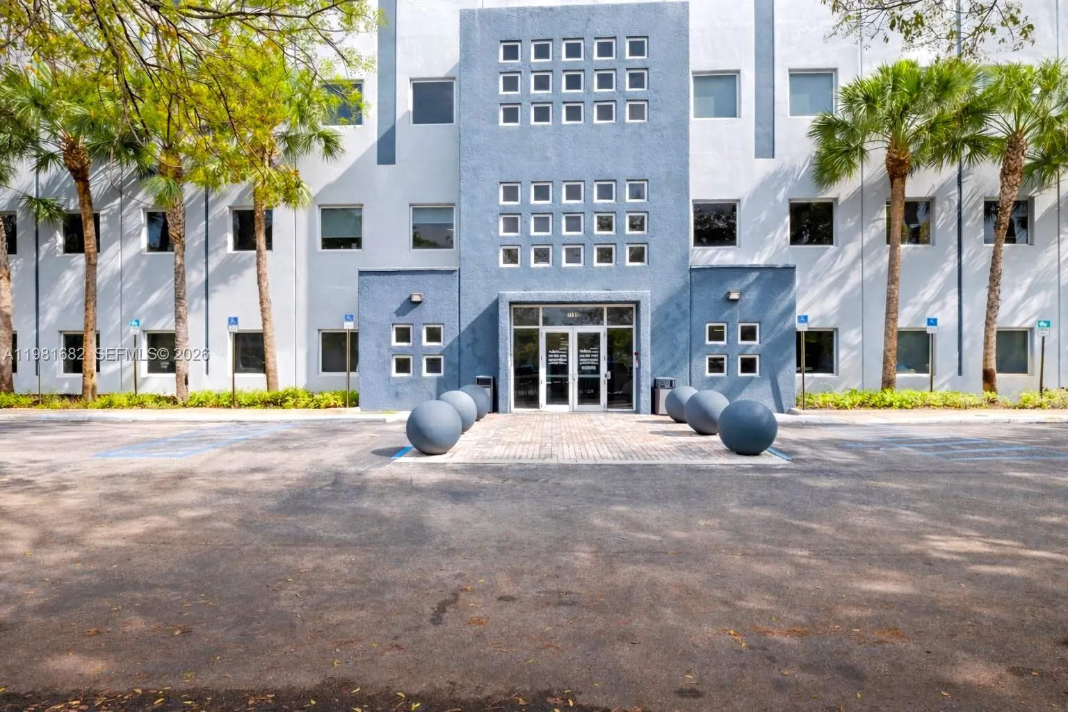 Foto de propiedad en 7791 NW 46th Street 305-306, Doral, FL 33166 Doral con MLS# 