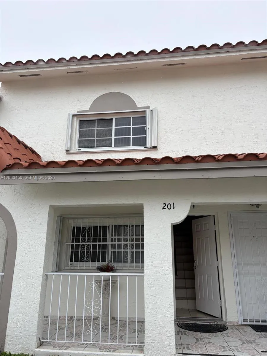 En Renta 7797 W 29th Lane 201-32, Hialeah, FL 33018, Hialeah, FL 33018