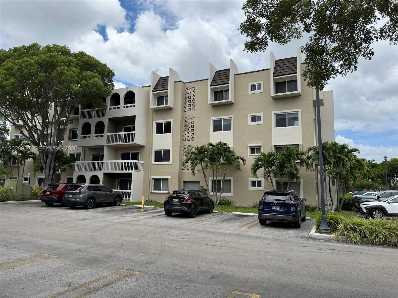 Alquilada 7800 Camino Real H-213, Miami, FL 33143, Miami, FL 33143