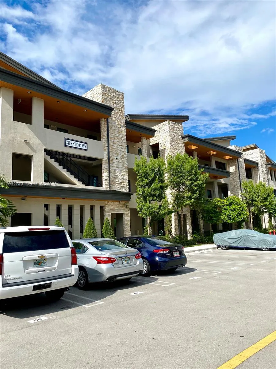 Foto de propiedad en 7805 NW 104th Avenue 25, Doral, FL 33178 Doral con MLS# 