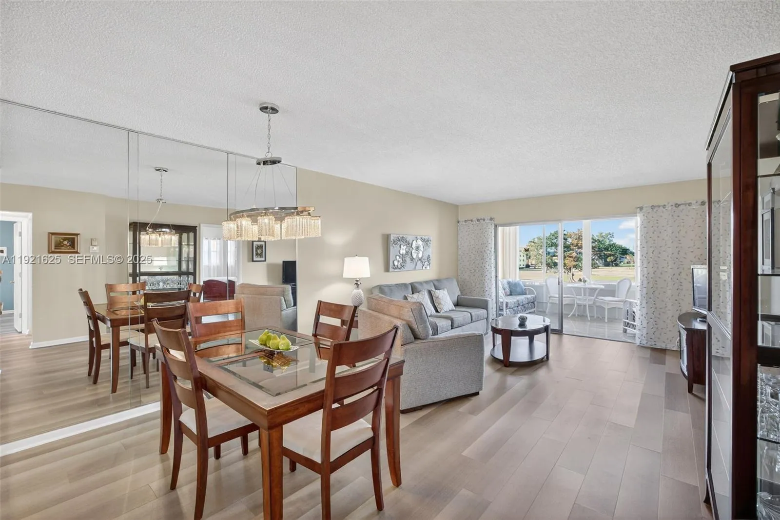 Foto de propiedad en 7817 Golf Circle Drive 301, Margate, FL 33063 Margate con MLS# 