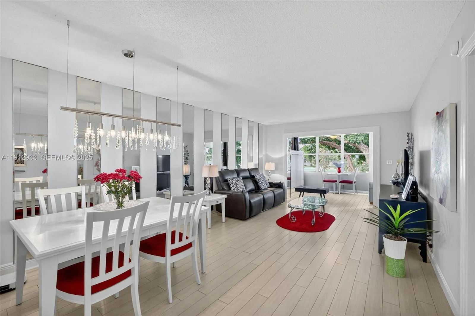 Foto de propiedad en 7817 Golf Circle Drive 305, Margate, FL 33063 Margate con MLS# 
