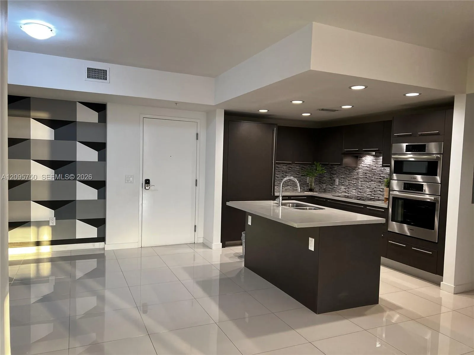 En Renta 7825 NW 107th Avenue 312, Doral, FL 33178, Doral, FL 33178