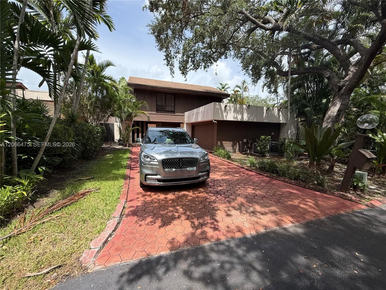 Foto de propiedad en 7828 SW 118th Court, Miami, FL 33183 Miami con MLS# 